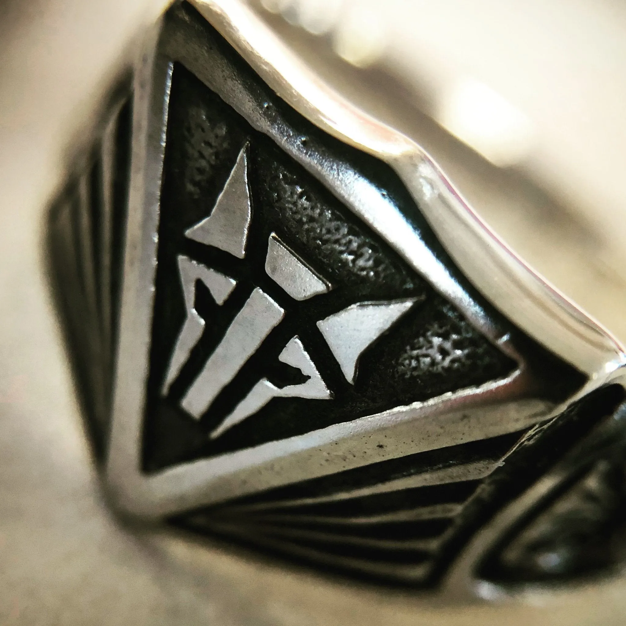 House Mars Institute Ring
